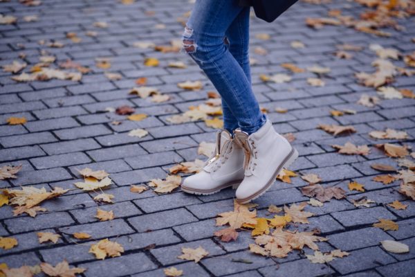 kwartaal Disco Shetland Watervlekken uit leren schoenen krijgen - Womentoday.nl